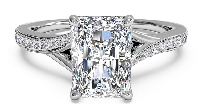 Affordable Brilliance: The Beauty of Lab-Grown Diamonds for Your Ring post thumbnail image