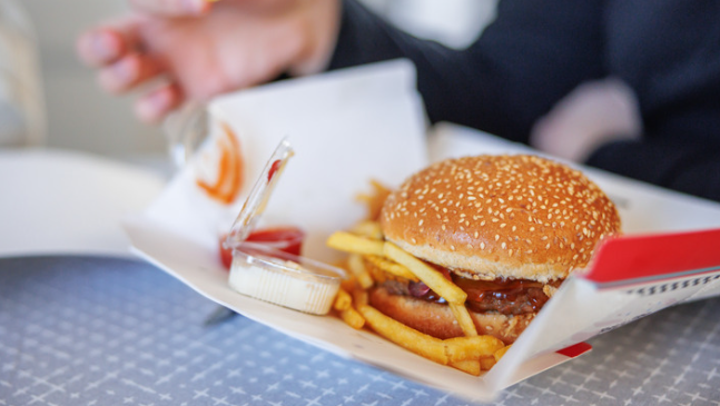 Fast Food Feasts: Unbeatable Deals Right Now post thumbnail image